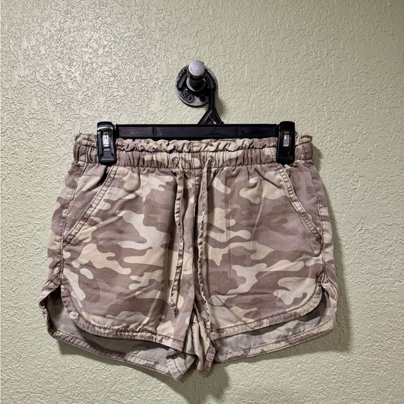 American Eagle Outfitters Pants - American Eagle Outfitters Tan Camouflage Women's Cargo Shorts